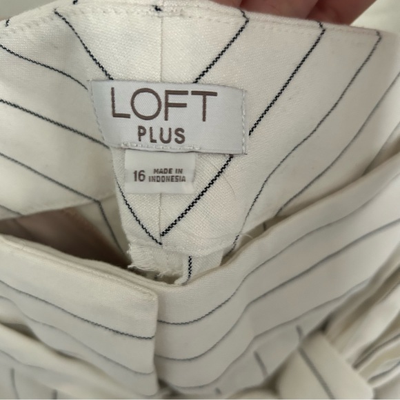 NWT Loft Plus Linen Blend Striped Shorts Size 16 - Picture 2 of 6